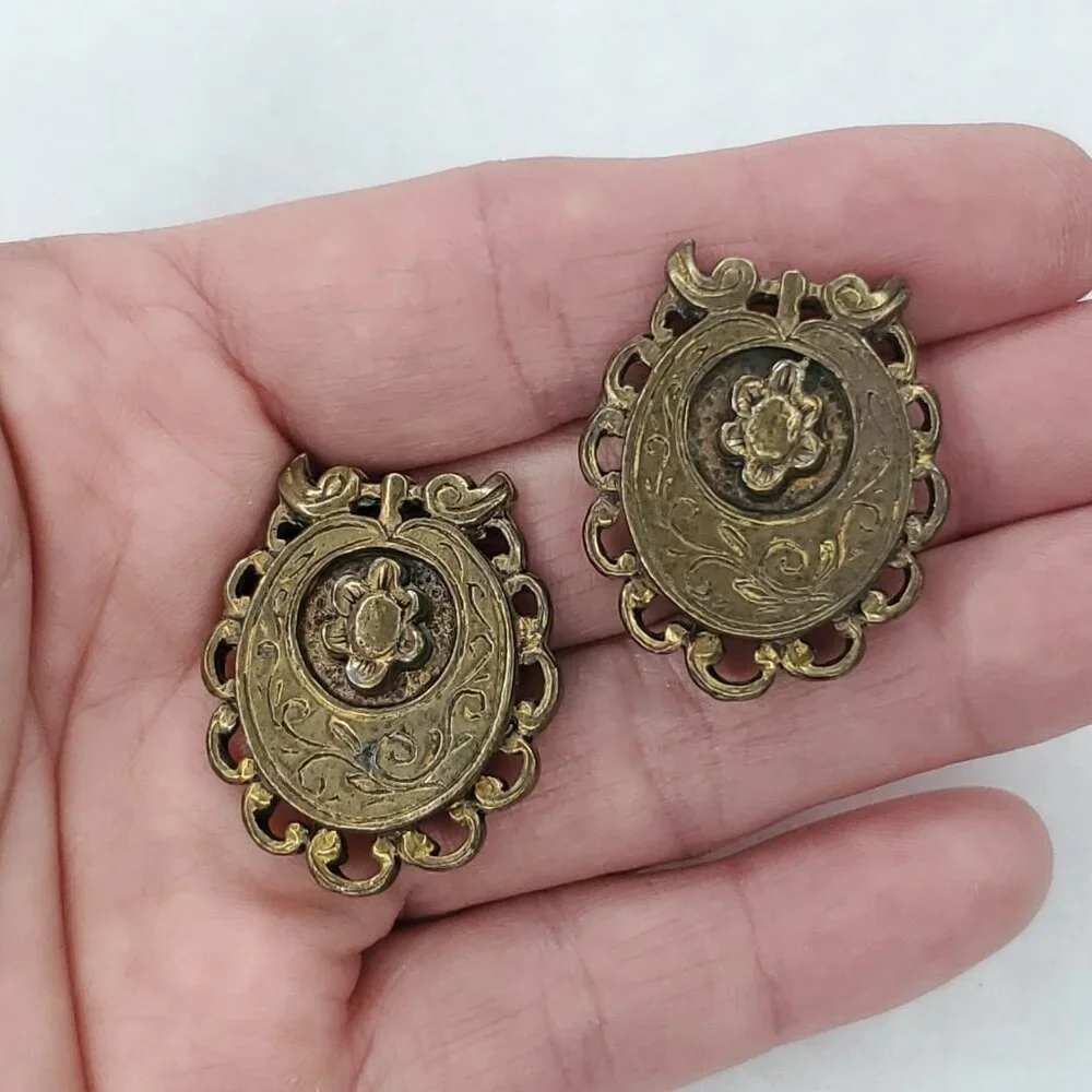 Vintage Victorian Revival Earrings Gold Tone Floral Embossed Clip On 1 1/4